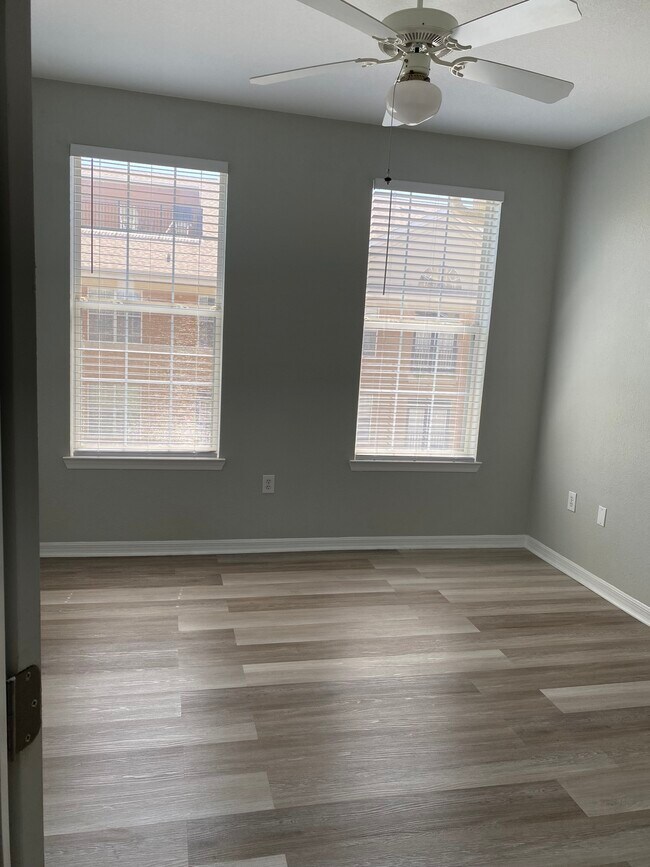 Building Photo - 4221 W Spruce St