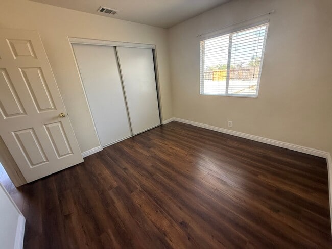 Building Photo - Beautiful Home In Apple Valley Vineyards-4...