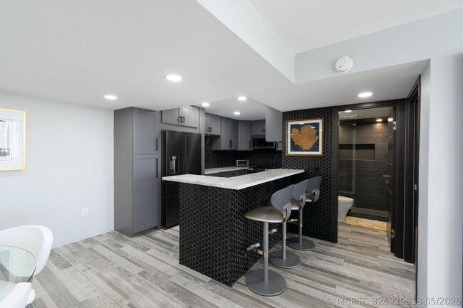 Building Photo - 5600 N Flagler Dr