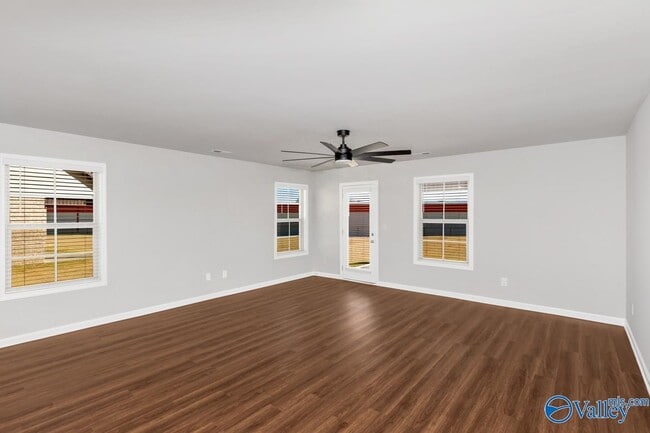 Building Photo - 213 Shubert Dr