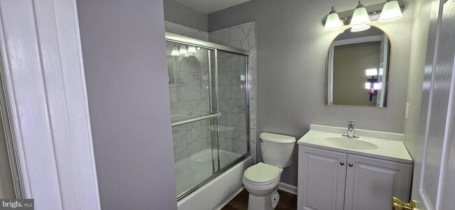 Building Photo - 1625 Carriage House Terrace