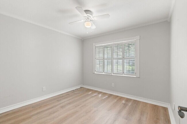 Building Photo - Apartment For Rent in Seminole WITH UPGRADES!
