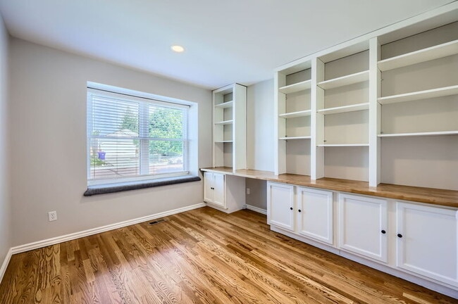 Building Photo - 8655 Boxelder Dr