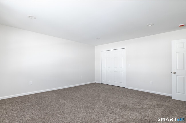 Building Photo - 75 High St