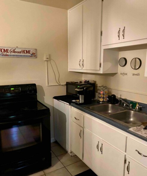 Building Photo - 2049 NW 36th Ave