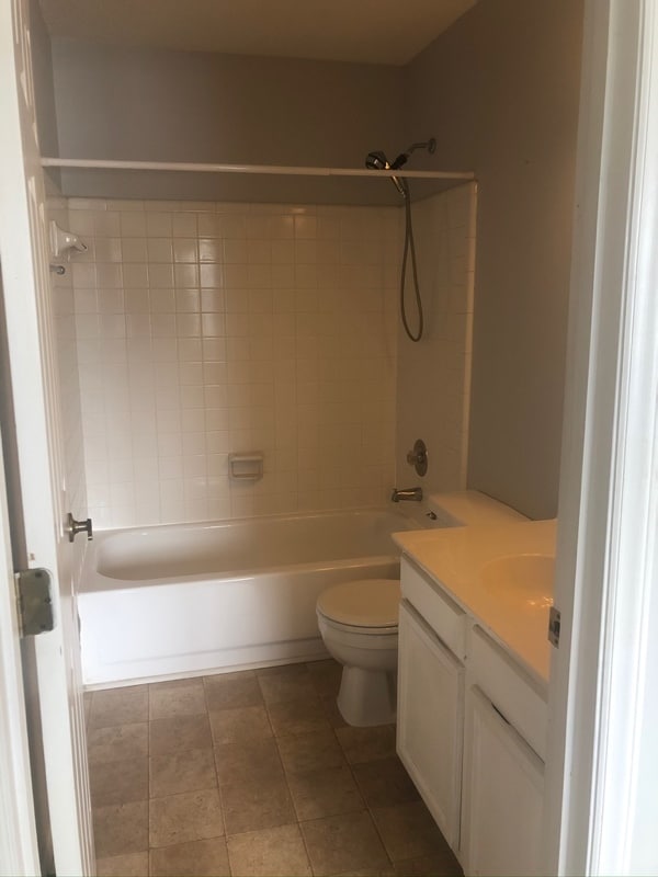 Building Photo - 9105 Kings Canyon Dr