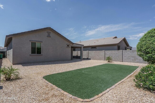 Building Photo - 17072 W Alice Ave