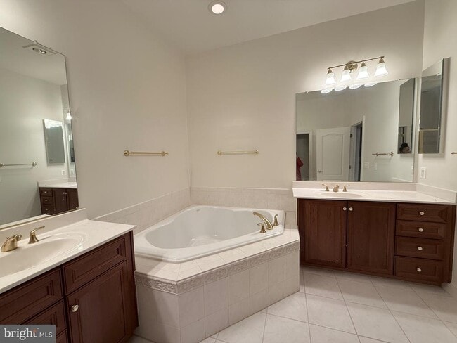 Building Photo - 12739 Lady Somerset Ln