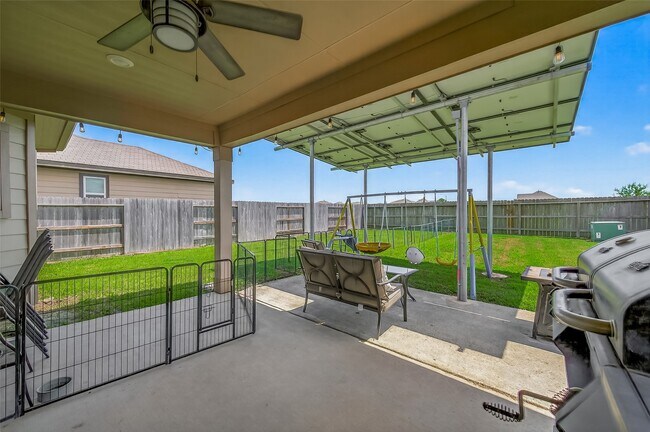 Building Photo - 2623 Hawthorn Park Ct