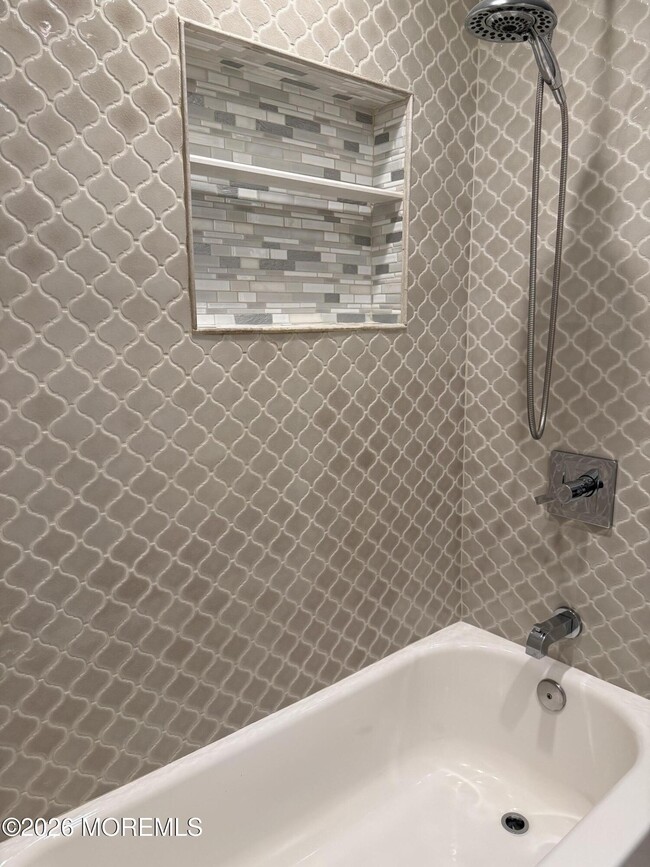 Building Photo - 35 Arno St