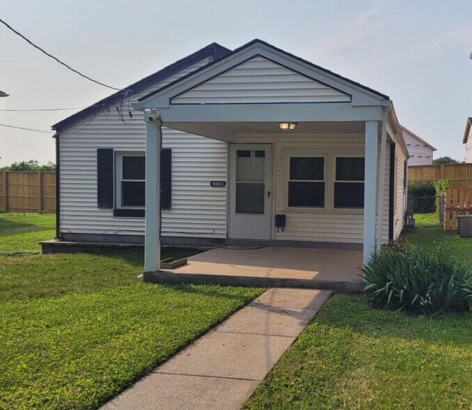 Building Photo - 9003 Riley Ave