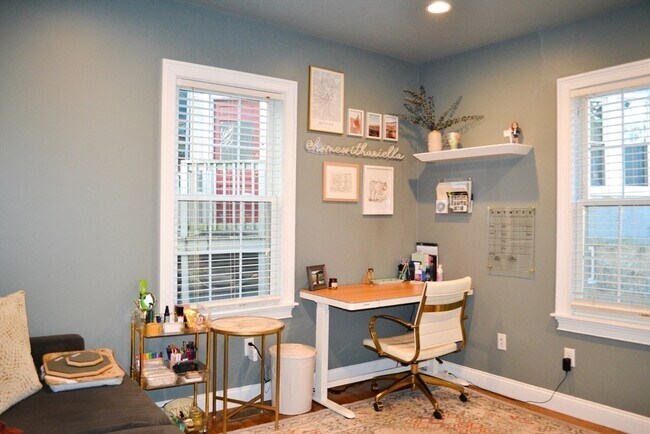 Building Photo - 42 Robinwood Ave