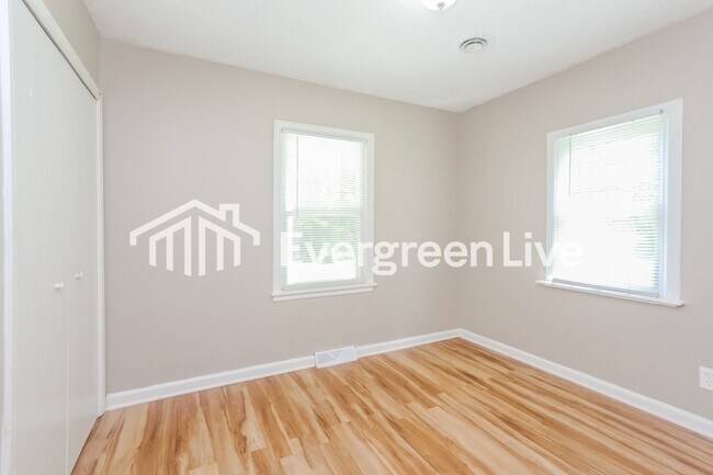 Building Photo - 3641 N Sadlier Dr