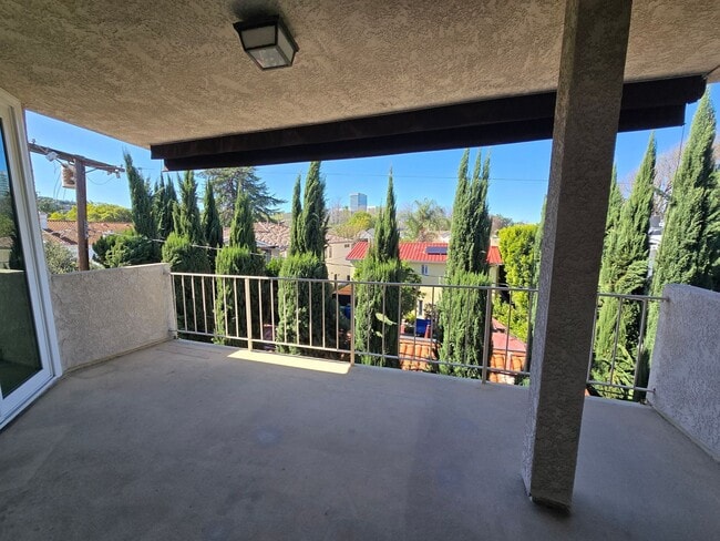 Building Photo - 4705 Kester Ave