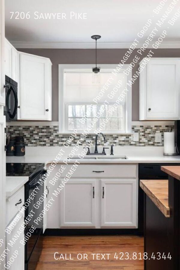 Building Photo - 7206 Sawyer Rd
