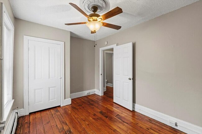 Building Photo - 329 E Union St