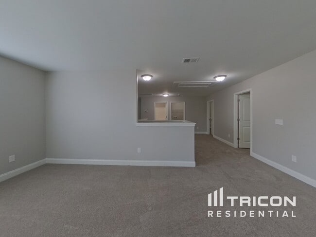 Building Photo - 1814 Woods Ln
