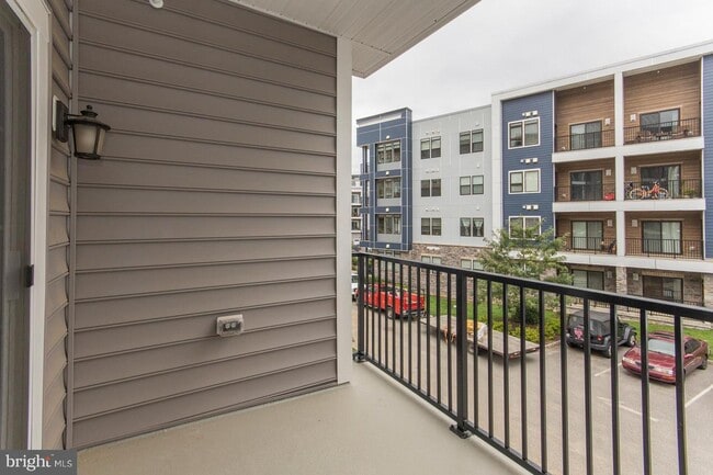 Building Photo - 236 Charles Ellis Dr