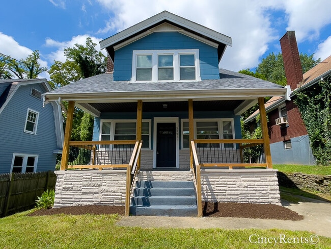 Building Photo - 3335 Hewitt Crescent St