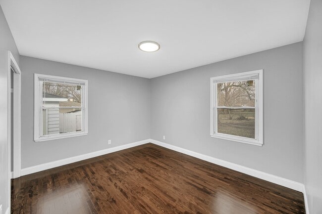 Building Photo - Beautifully Updated 4 beds/2baths