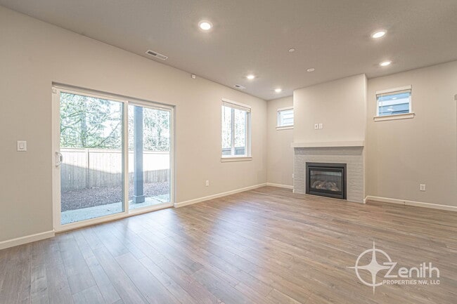 Building Photo - 2403 Trail View Ct