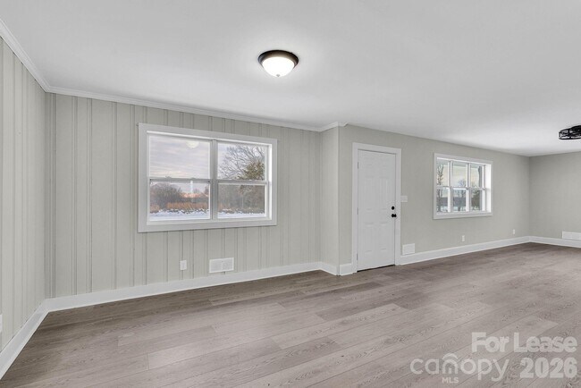 Building Photo - 2765 Long Cir