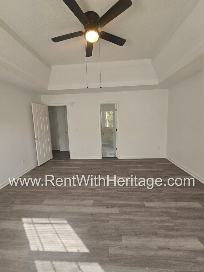 Building Photo - Gorgeous 3bd/ 2.5 bath Home in Popular Nat...