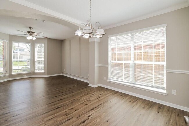 Building Photo - 26011 Bearborough Dr