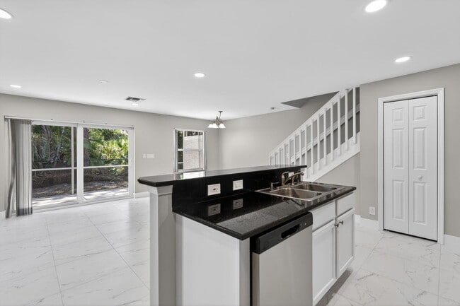 Building Photo - 106 Fox Meadow Run