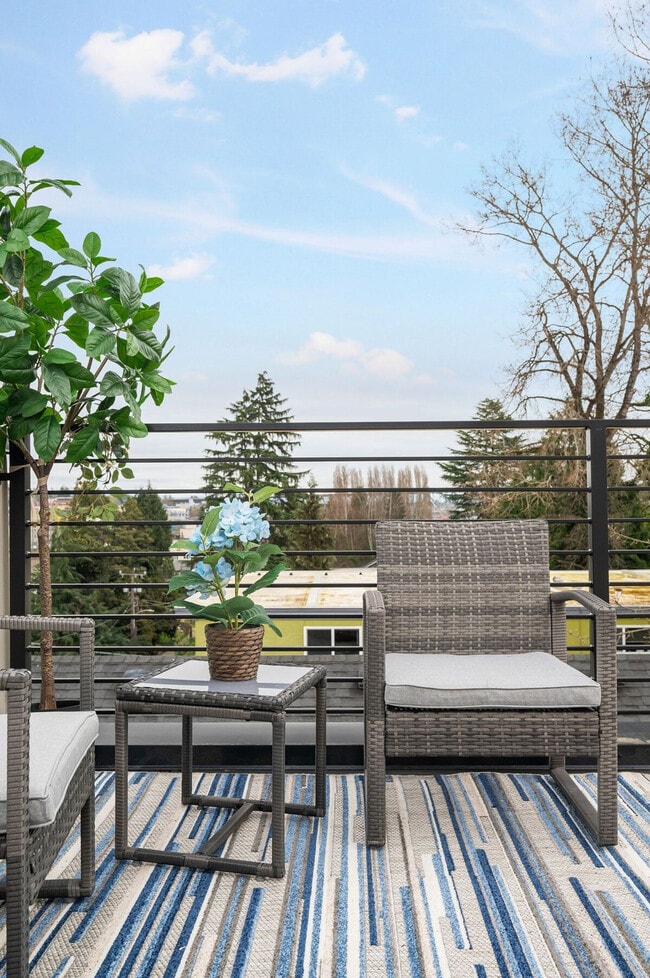 Building Photo - 34 W Cremona St