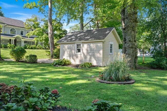 Building Photo - 55 Loughlin Ave