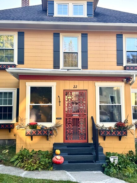 Building Photo - 22 Wakefield St