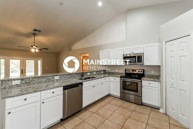 Building Photo - 3 Bedroom Pet-Friendly Home in Cape Coral, FL with Main Street Renewal