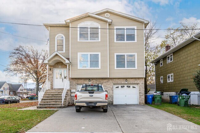 Building Photo - 601 St Marks St