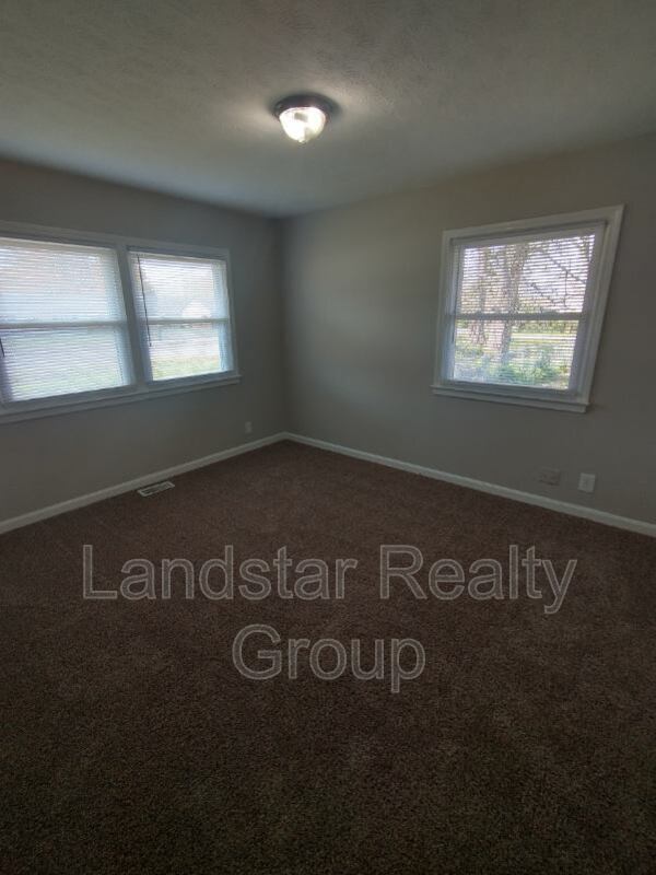 Building Photo - 5611 Johnsontown Rd