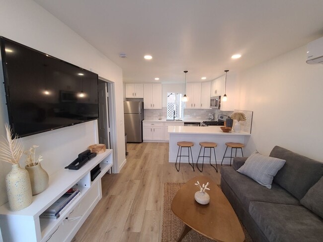 Building Photo - Newly remodeled and fully "furnished" 1 be...