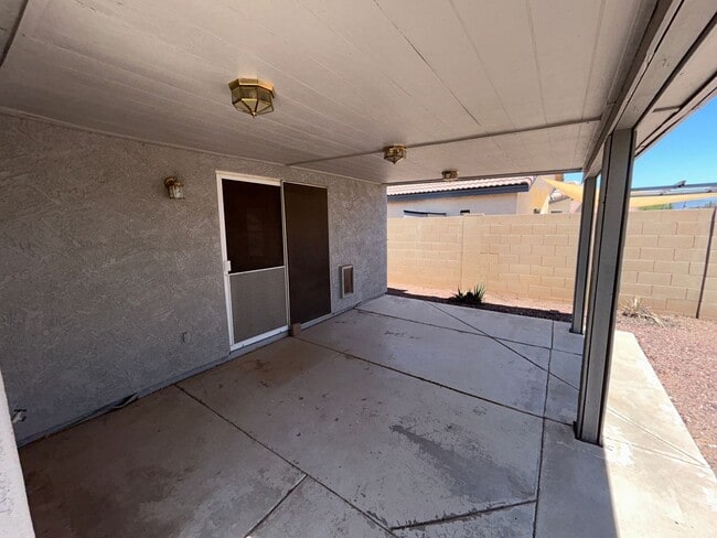 Building Photo - 12521 W Myer Ln