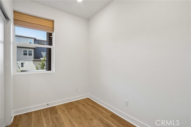 Building Photo - 275 Sash