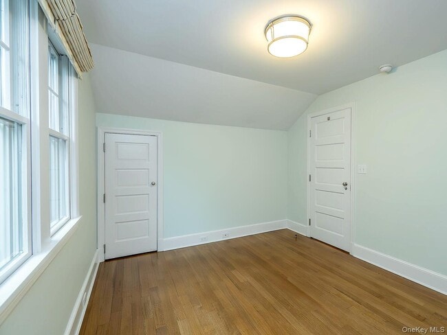 Building Photo - 29 Birch St