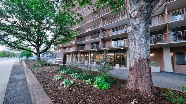 Building Photo - 2225 E Buchtel Blvd