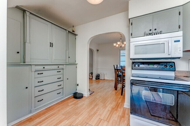 Building Photo - 759 Snider St