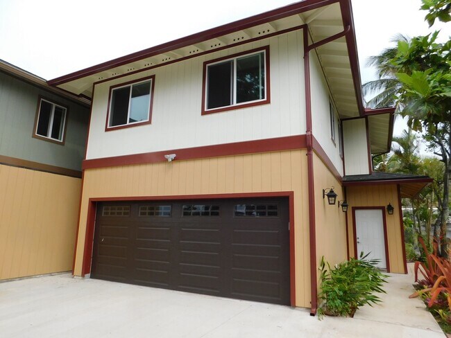 Building Photo - Kailua home on Kawainui canal, paddlers paradise, pet friendly