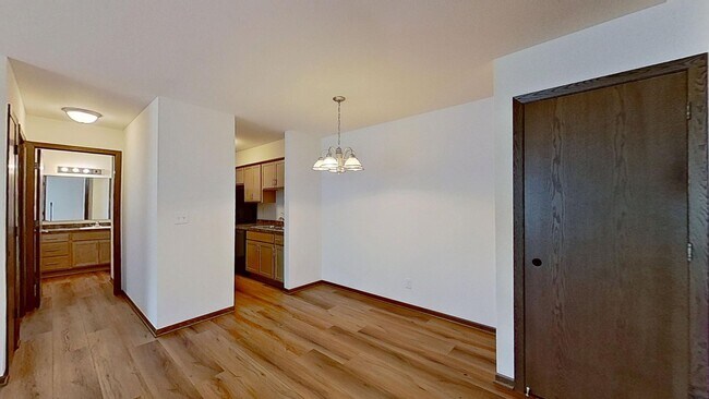 Building Photo - Renovated Upper 1 Bedroom 1 Bathroom Apartment is Available