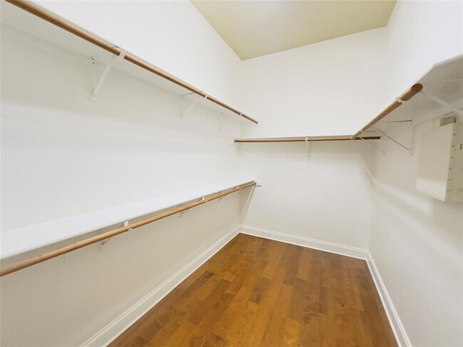 Building Photo - 621 S Lynnwood Trail