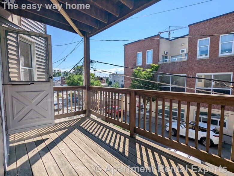 Building Photo - 71-73 Merriam St Unit #2