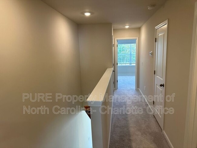 Building Photo - 1835 Autumn Mist Dr