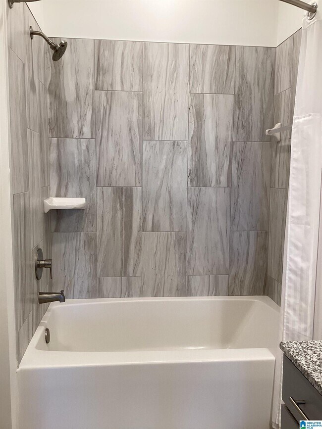 Building Photo - 2100 Canopy Trl