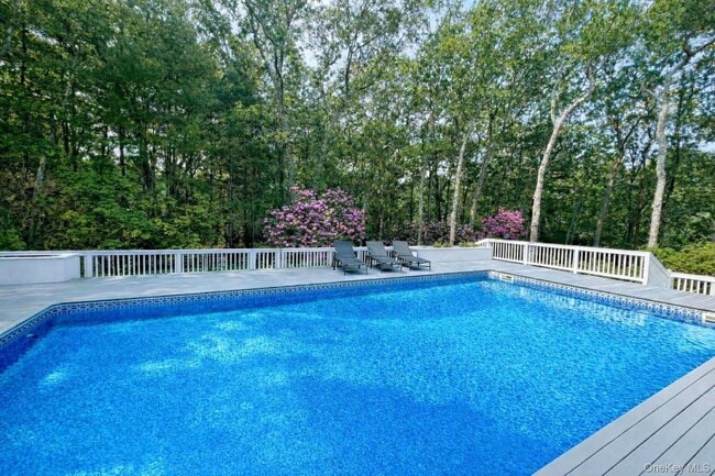 Building Photo - 3 Southwood Ln