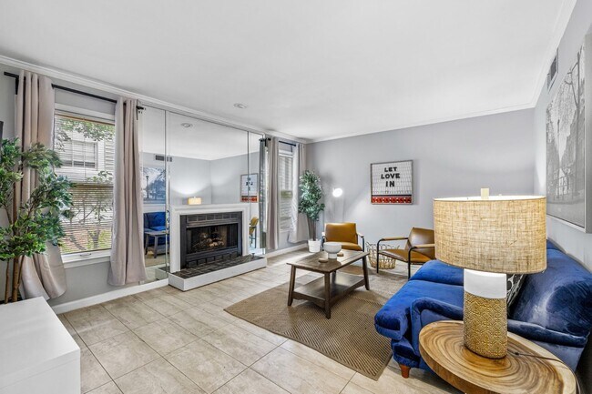 Interior Photo - 146 7th St NE