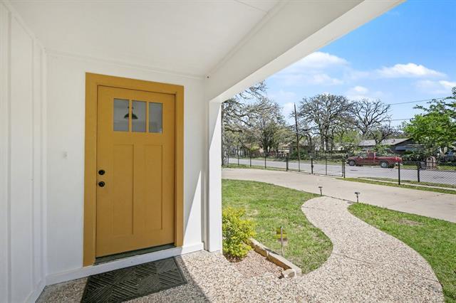 Building Photo - 5318 Trentman St